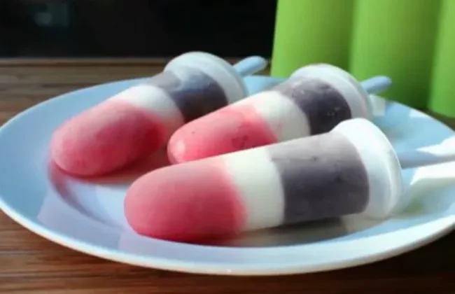 How To Make, Videos Recipes – Red, White, and Booze Ice Pops