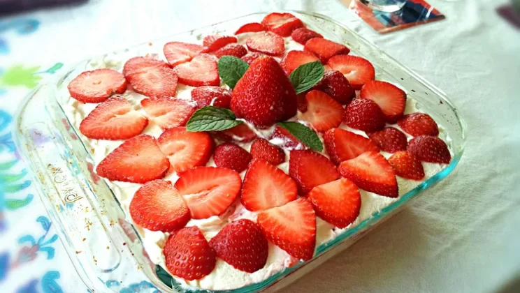 How to Make Delicious Strawberry Tiramisu Without Eggs — Quick & Easy!